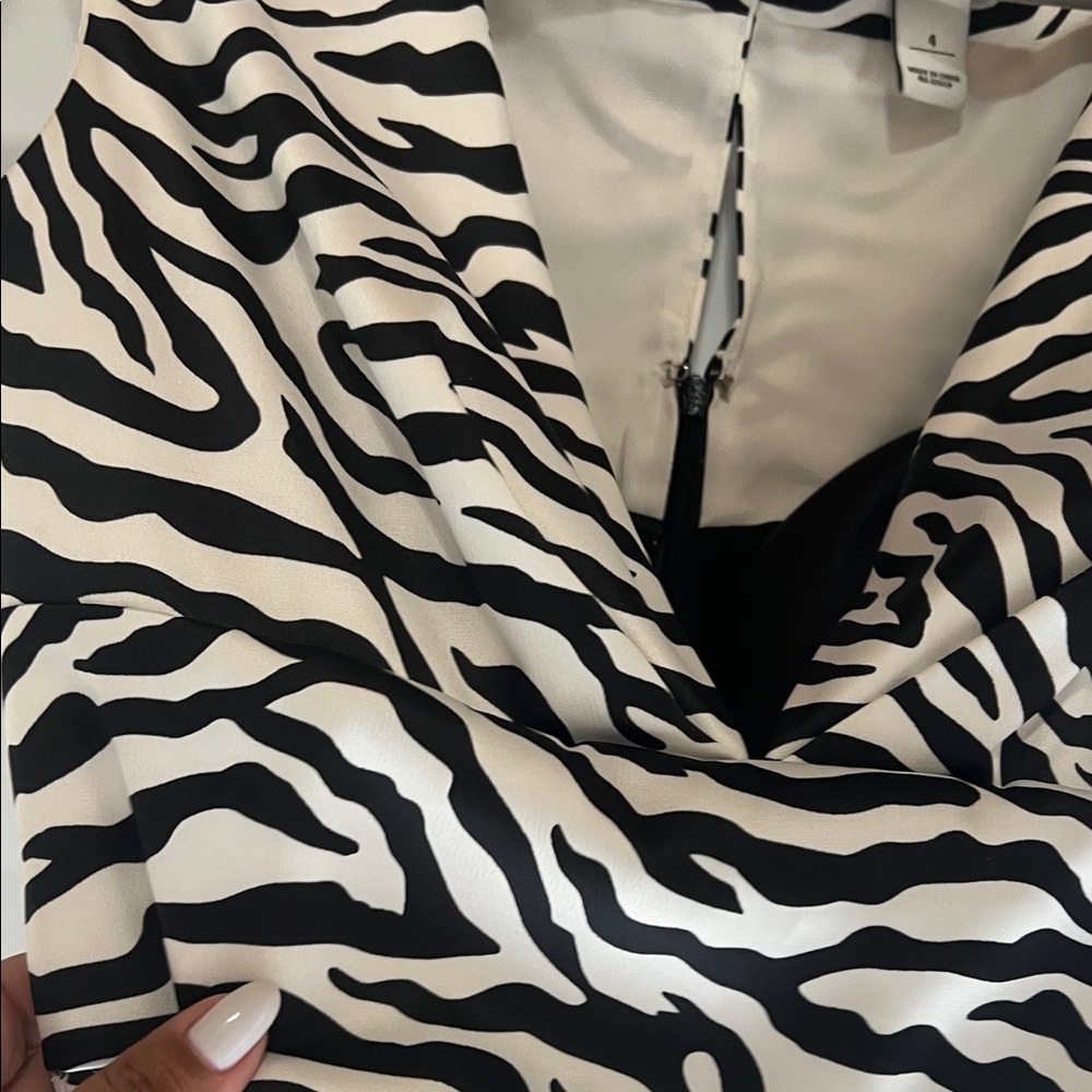 White House Black Market Black and White Asymmetrical Dress - Picture 3 of 12